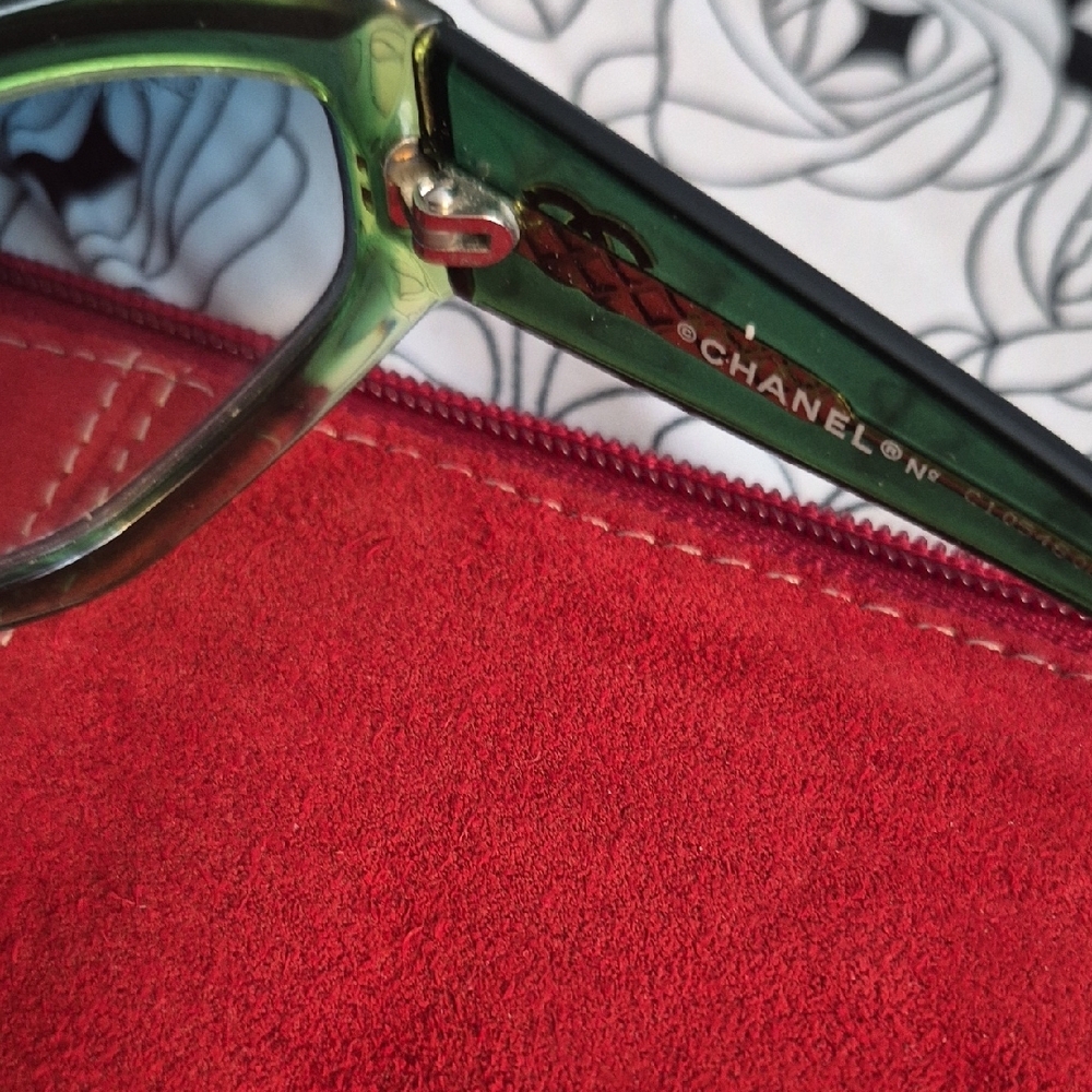 Authentic! Chanel Green / Blue/Sunglasses with Classic Design - Picture 7 of 10